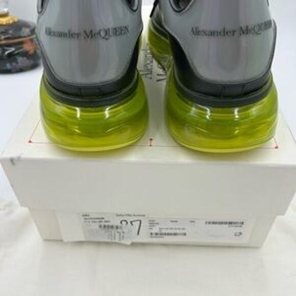 Men's Alexander, McQueen oversized leather sneakers with neon green sole size 43 - Picture 7 of 10